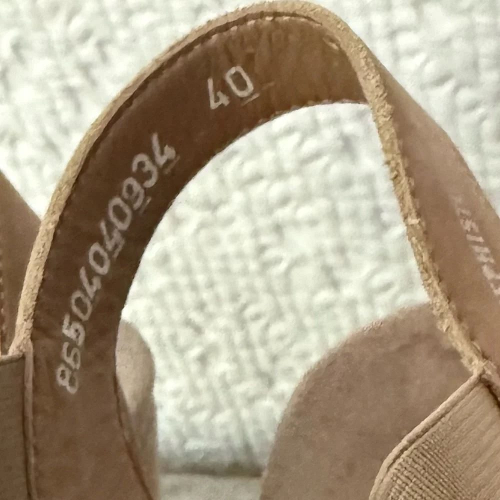 Mephisto Barbara Wedge Sandal in Argentina ( taupe and silver) SZ 40 US 10